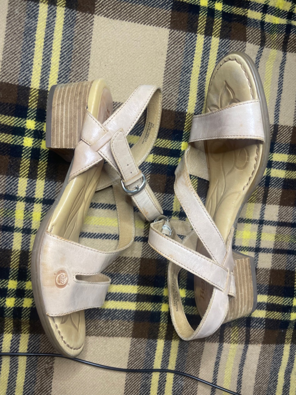 Børn Women's Beige Leather Block Heel Sandals - Comfort Strappy Design Sz 9 EUC